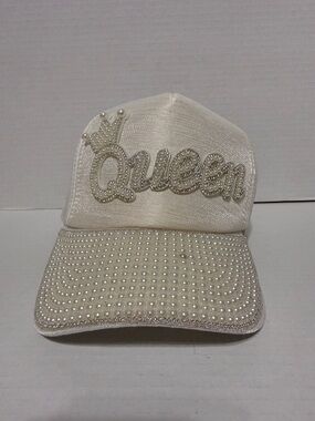 Queen Embellished Baseball Cap - Ivory